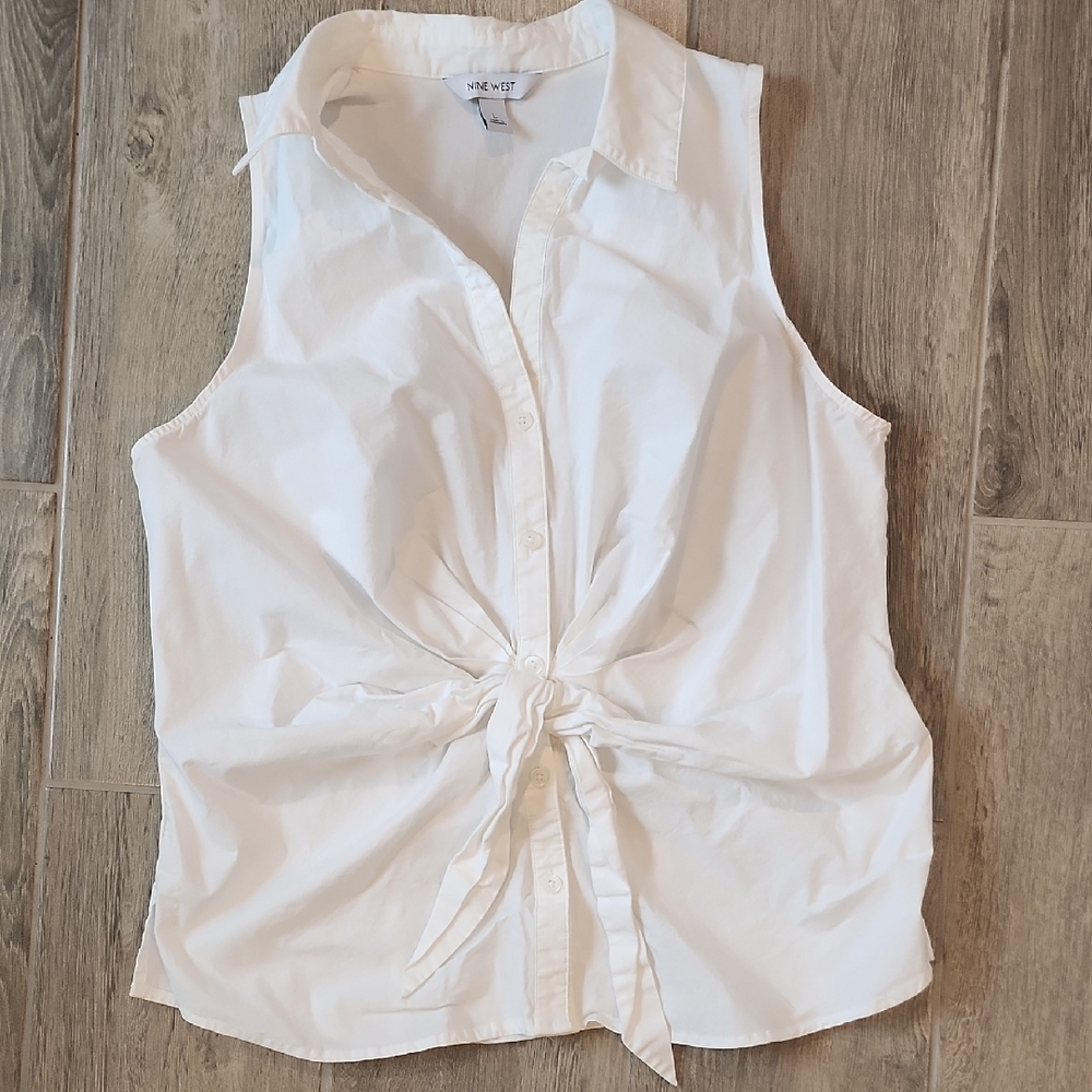 Nine West White Sleeveless Button Down Shirt with Tie Front